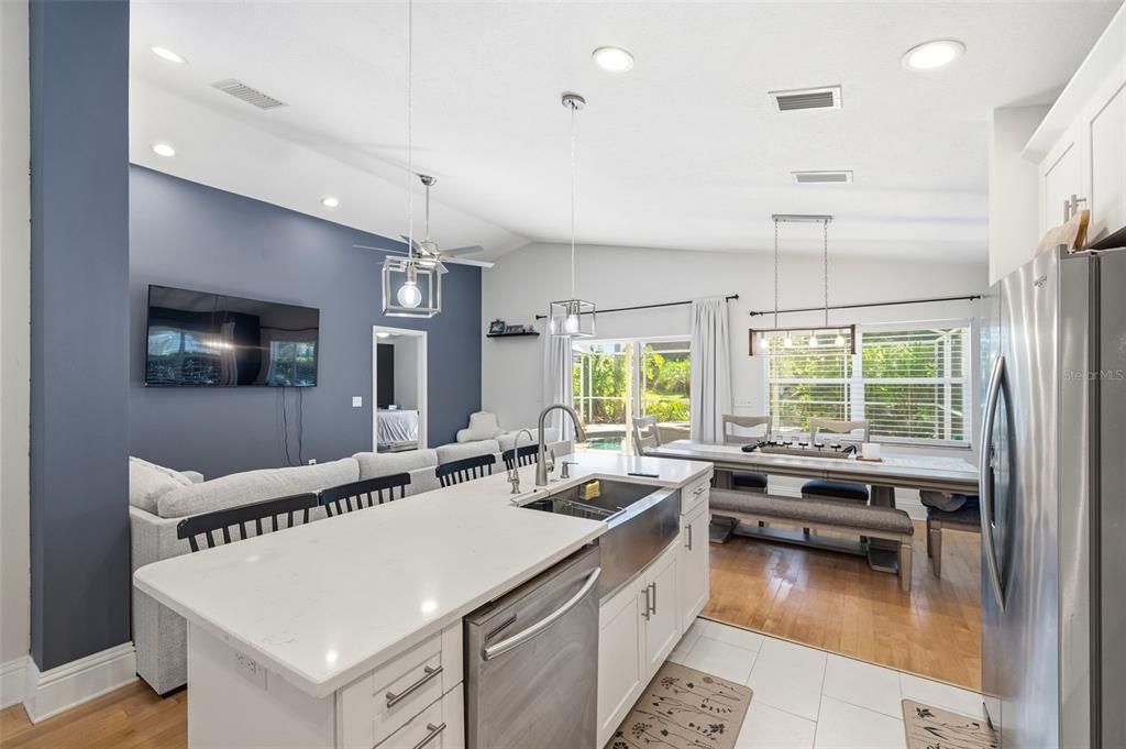 En Venta: $611,000 (3 camas, 3 baños, 1735 Pies cuadrados)