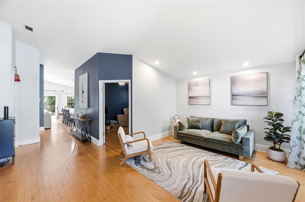 En Venta: $611,000 (3 camas, 3 baños, 1735 Pies cuadrados)