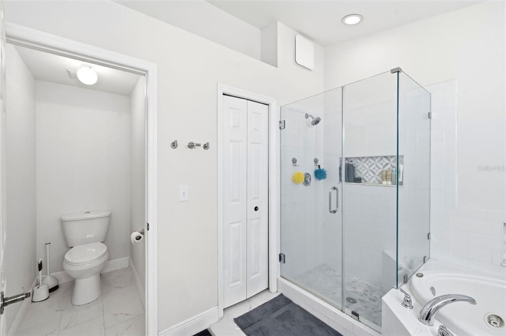 En Venta: $611,000 (3 camas, 3 baños, 1735 Pies cuadrados)