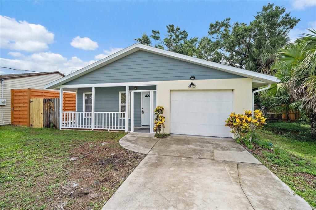 For Rent: $2,000 (2 beds, 1 baths, 1059 Square Feet)
