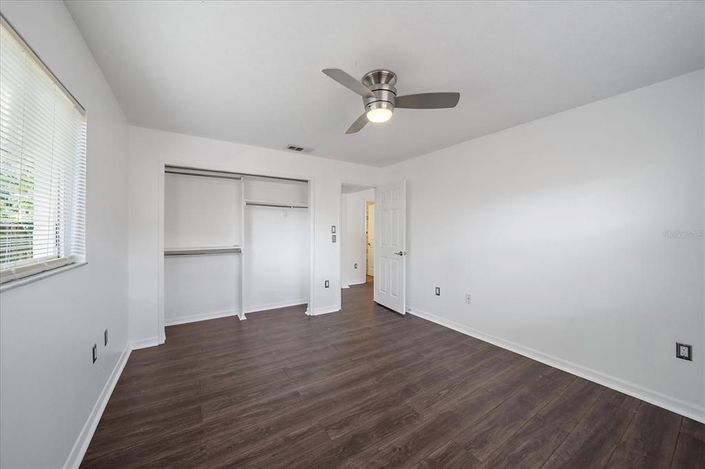 For Rent: $2,000 (2 beds, 1 baths, 1059 Square Feet)