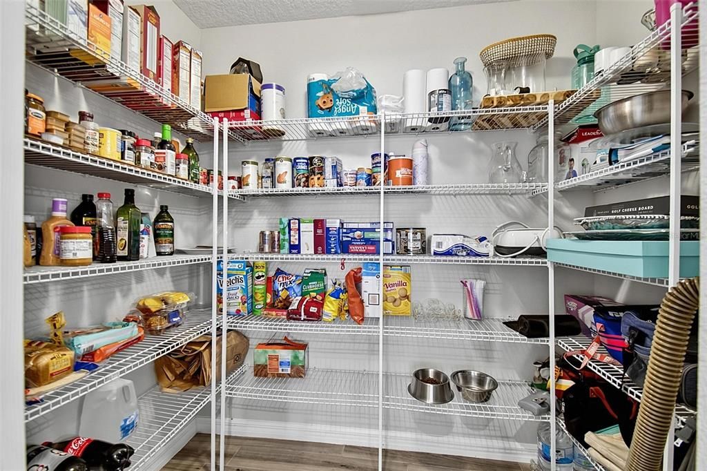 На продажу: $429,900 (4 спален, 3 ванн, 2465 Квадратных фут)