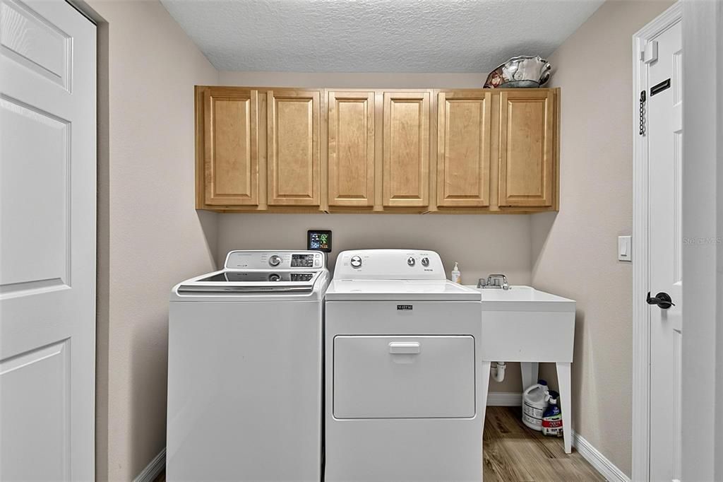На продажу: $429,900 (4 спален, 3 ванн, 2465 Квадратных фут)
