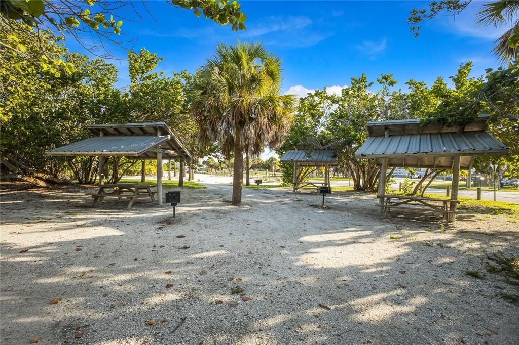 For Sale: $238,000 (2 beds, 2 baths, 1361 Square Feet)