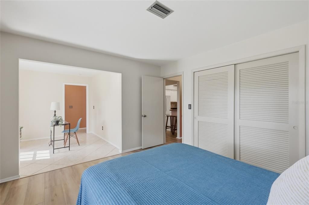 For Sale: $238,000 (2 beds, 2 baths, 1361 Square Feet)