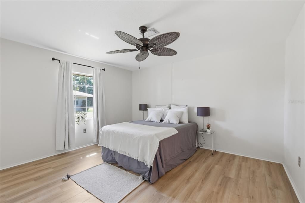For Sale: $238,000 (2 beds, 2 baths, 1361 Square Feet)