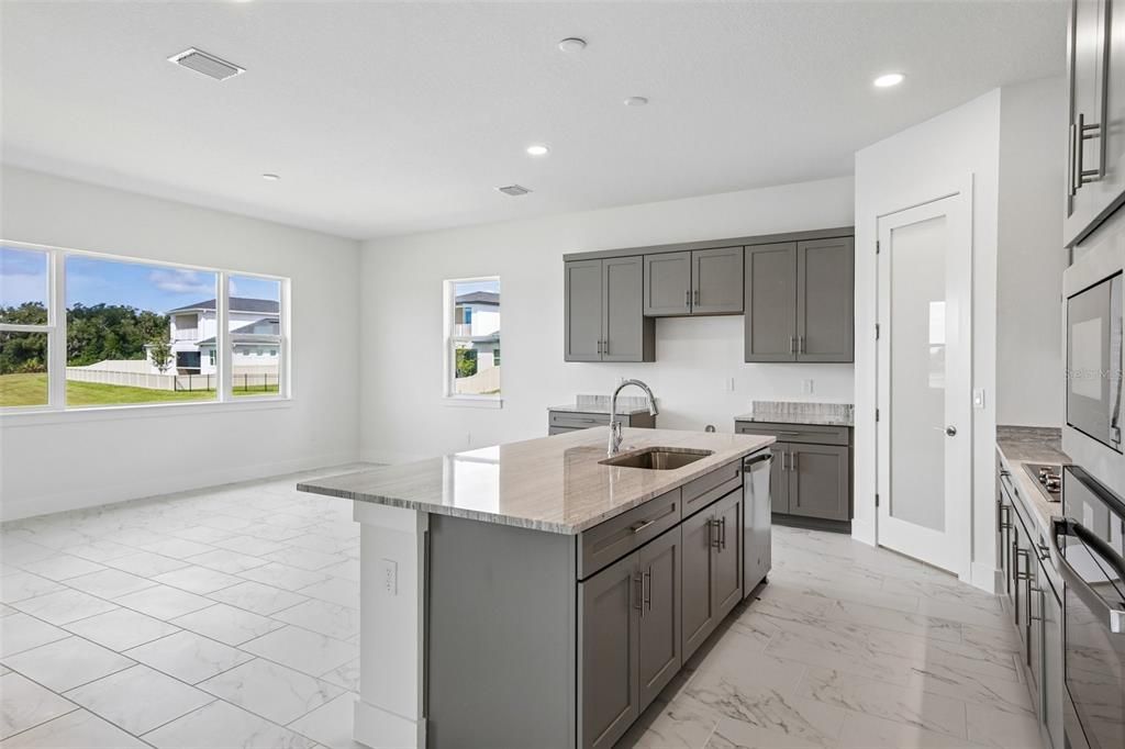 For Sale: $860,954 (3 beds, 3 baths, 3174 Square Feet)