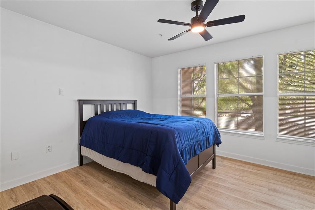 For Sale: $359,000 (4 beds, 4 baths, 1530 Square Feet)