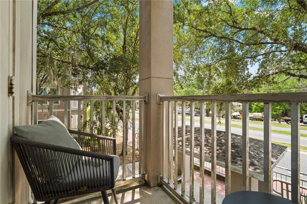 For Sale: $359,000 (4 beds, 4 baths, 1530 Square Feet)