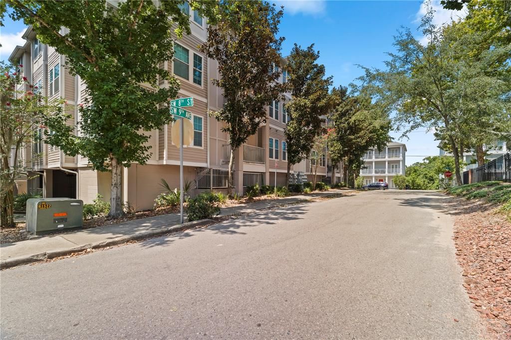 For Sale: $359,000 (4 beds, 4 baths, 1530 Square Feet)