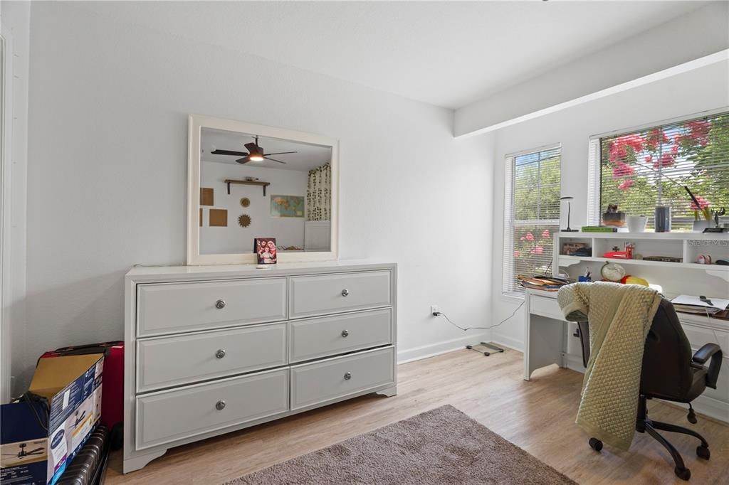 For Sale: $359,000 (4 beds, 4 baths, 1530 Square Feet)