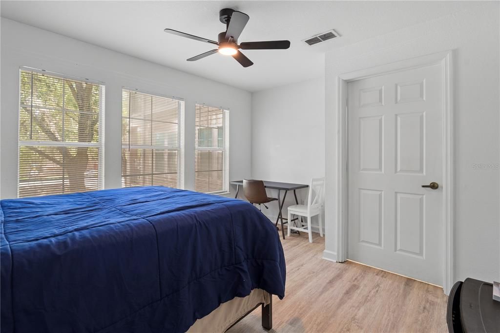 For Sale: $359,000 (4 beds, 4 baths, 1530 Square Feet)