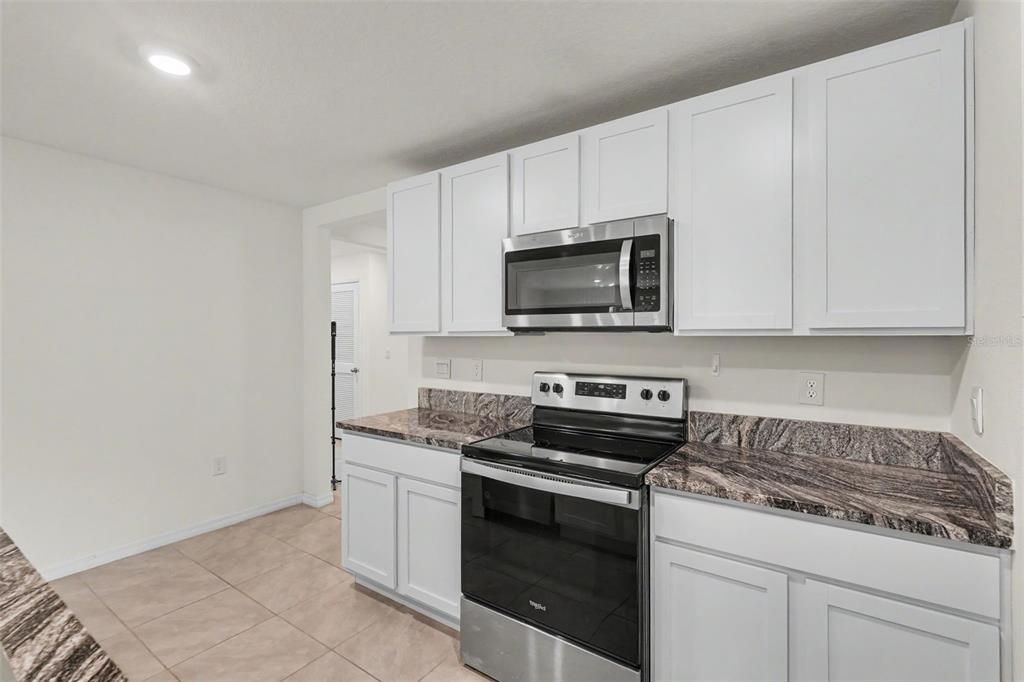 En Venta: $360,000 (4 camas, 2 baños, 1851 Pies cuadrados)