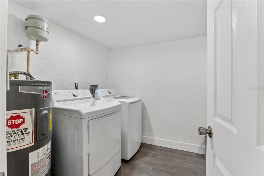 В аренду: $2,500 (4 спален, 2 ванн, 1521 Квадратных фут)