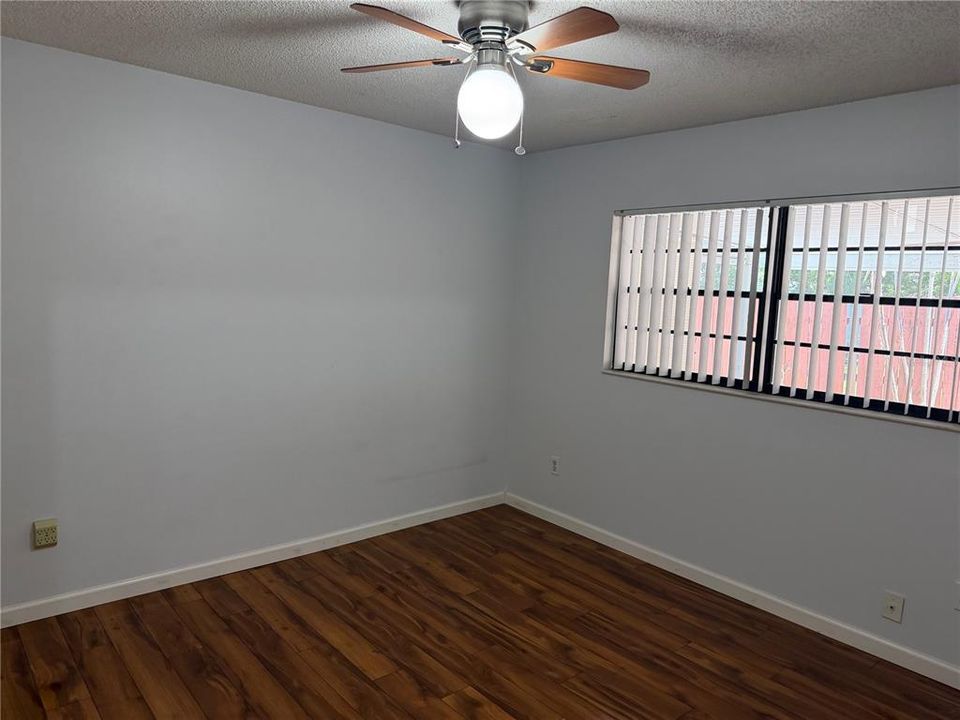 For Rent: $1,590 (2 beds, 1 baths, 1014 Square Feet)