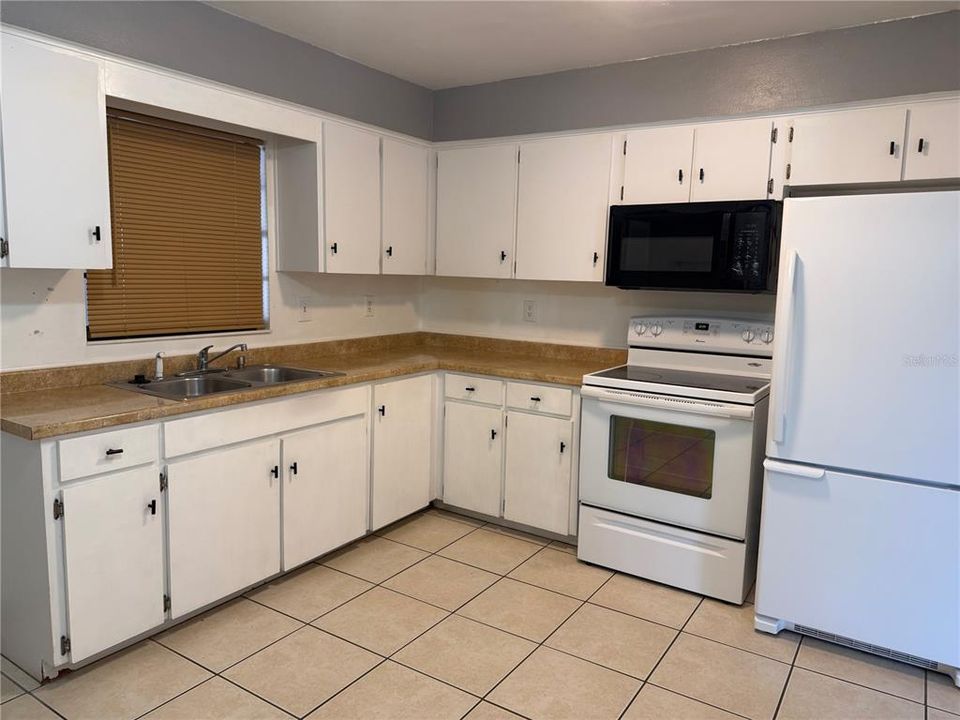 For Rent: $1,590 (2 beds, 1 baths, 1014 Square Feet)