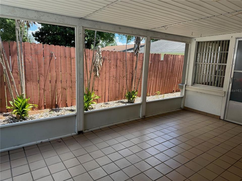 For Rent: $1,590 (2 beds, 1 baths, 1014 Square Feet)