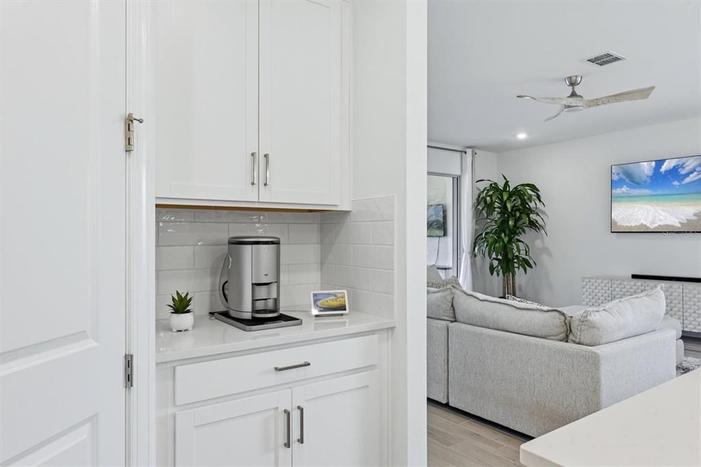 For Sale: $449,000 (3 beds, 2 baths, 1829 Square Feet)