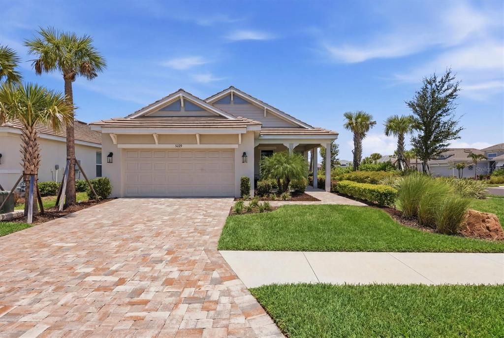 For Sale: $449,000 (3 beds, 2 baths, 1829 Square Feet)