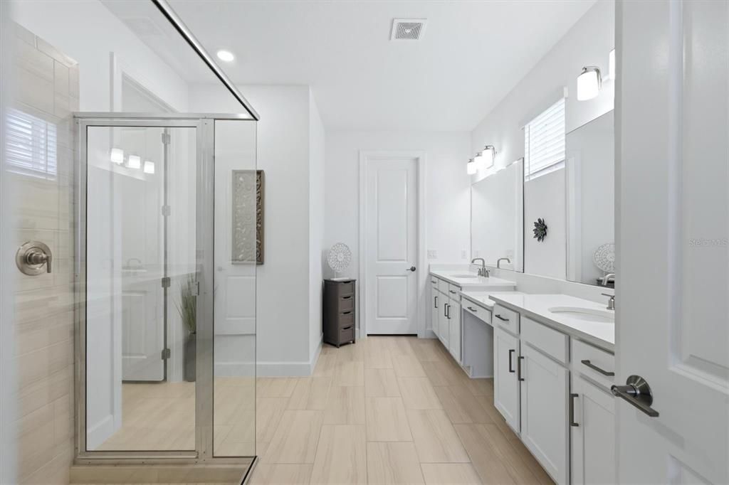 For Sale: $449,000 (3 beds, 2 baths, 1829 Square Feet)