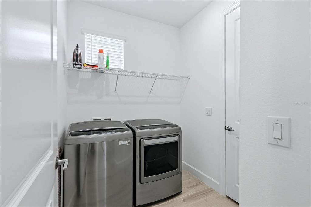For Sale: $449,000 (3 beds, 2 baths, 1829 Square Feet)