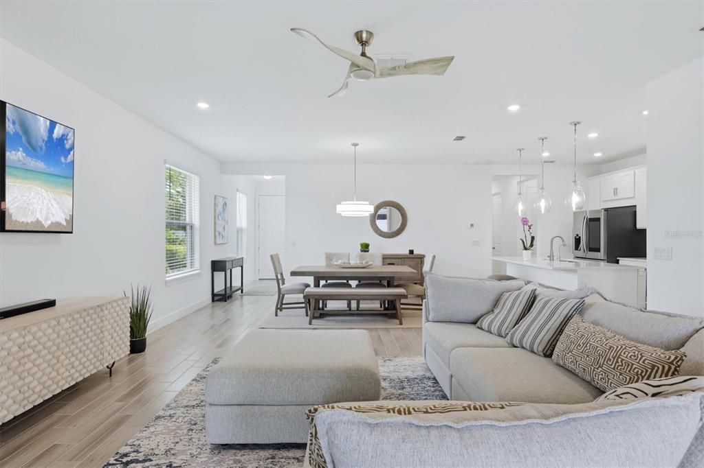 For Sale: $449,000 (3 beds, 2 baths, 1829 Square Feet)