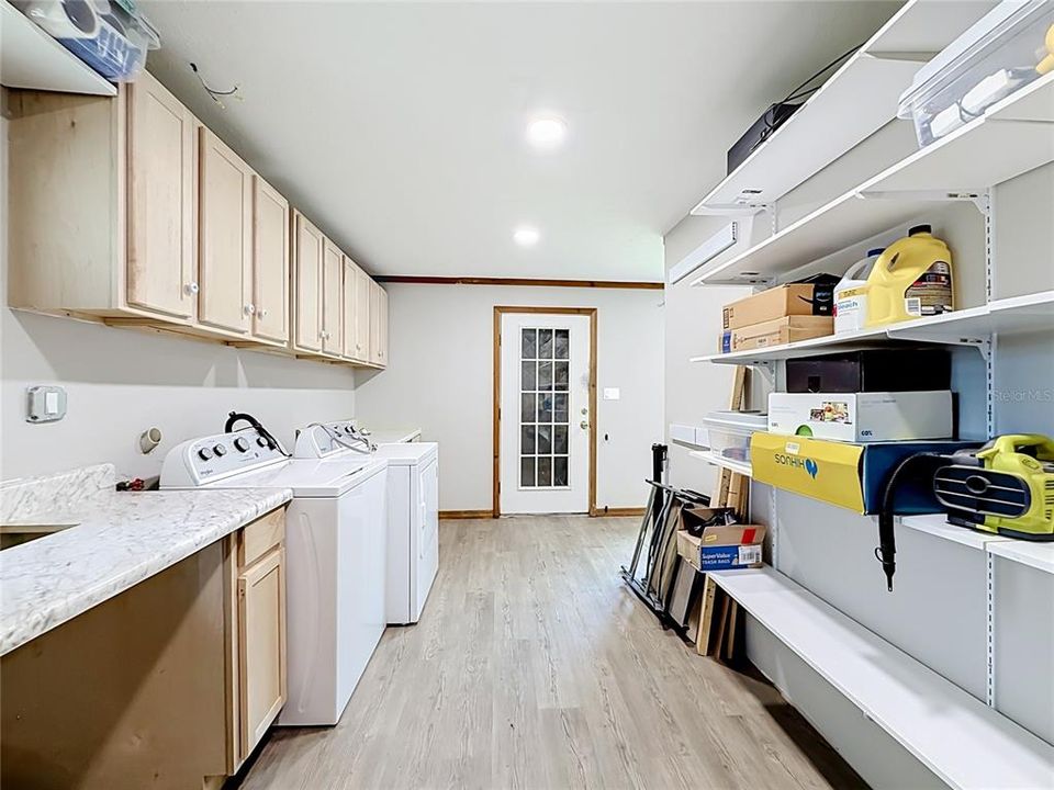 На продажу: $265,000 (3 спален, 2 ванн, 1875 Квадратных фут)