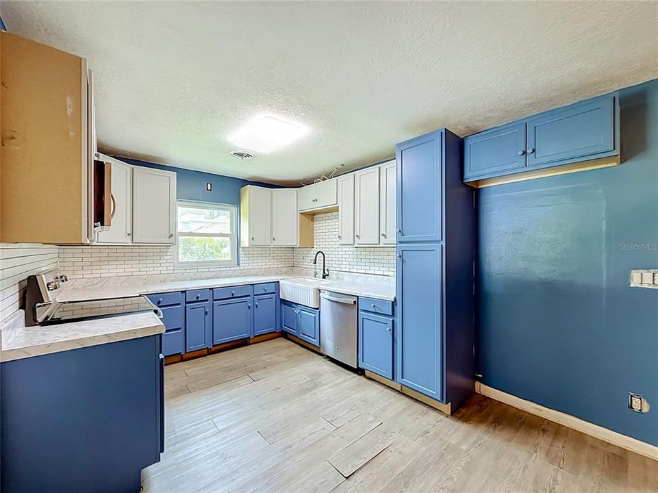 На продажу: $265,000 (3 спален, 2 ванн, 1875 Квадратных фут)