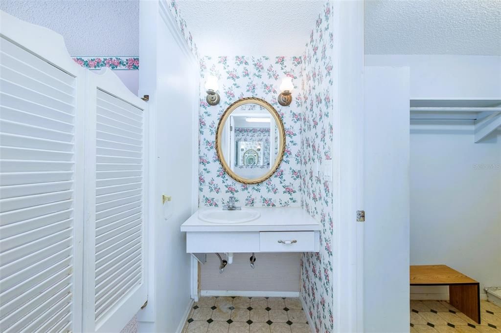 На продажу: $229,500 (2 спален, 2 ванн, 1519 Квадратных фут)