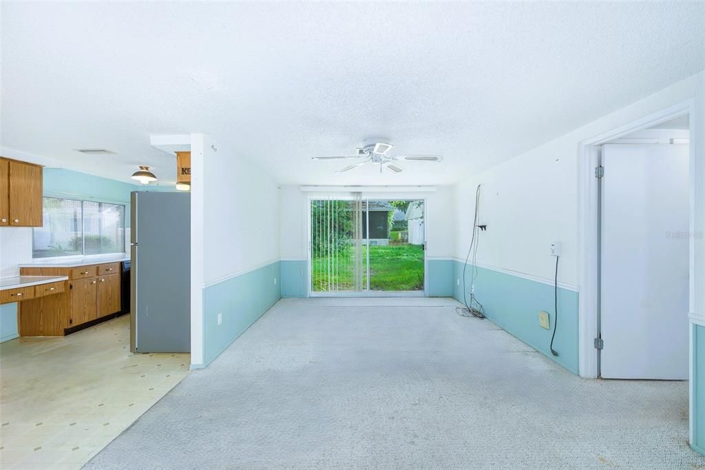 На продажу: $229,500 (2 спален, 2 ванн, 1519 Квадратных фут)
