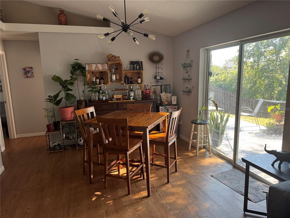 En Venta: $309,500 (3 camas, 2 baños, 1108 Pies cuadrados)