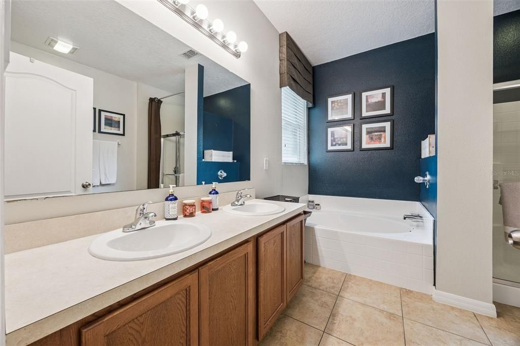 En Venta: $414,999 (3 camas, 2 baños, 1899 Pies cuadrados)