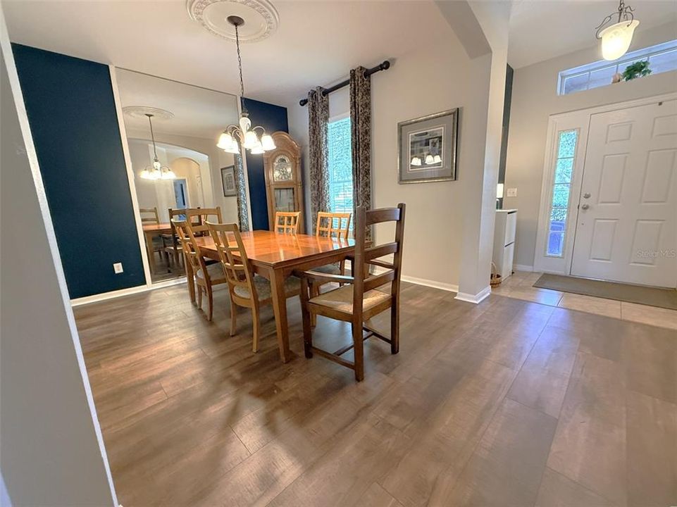 En Venta: $414,999 (3 camas, 2 baños, 1899 Pies cuadrados)