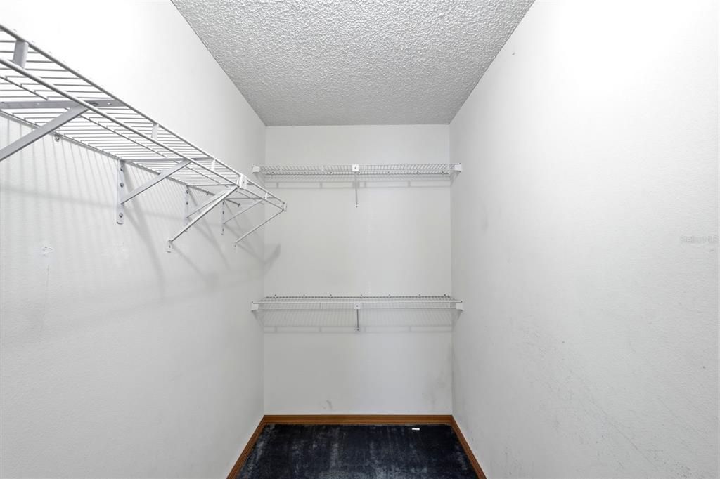 Под контрактом: $289,900 (3 спален, 2 ванн, 1834 Квадратных фут)