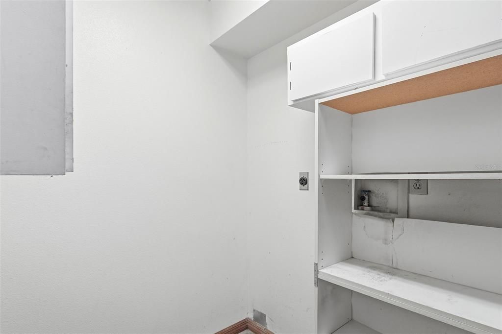 Под контрактом: $289,900 (3 спален, 2 ванн, 1834 Квадратных фут)