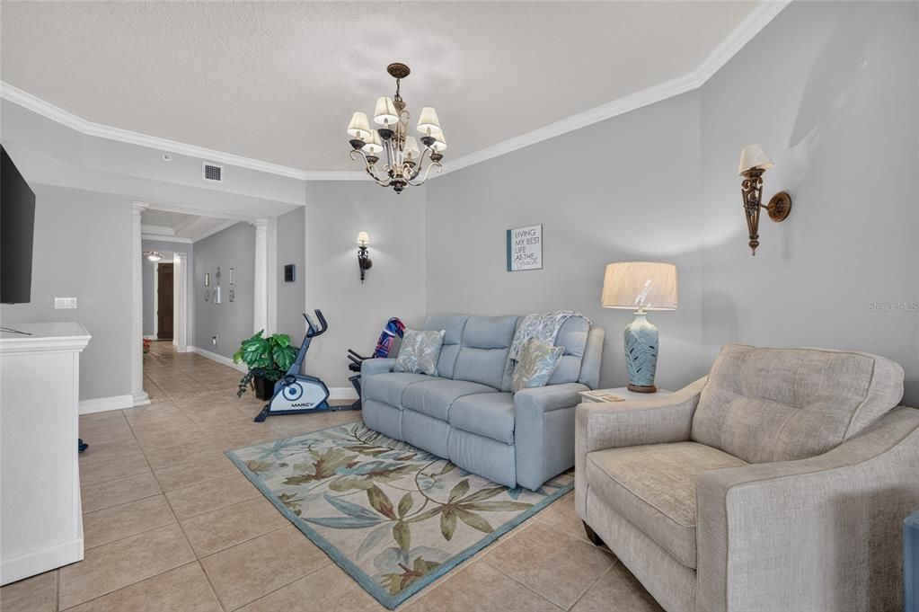 En Venta: $695,000 (3 camas, 3 baños, 2486 Pies cuadrados)
