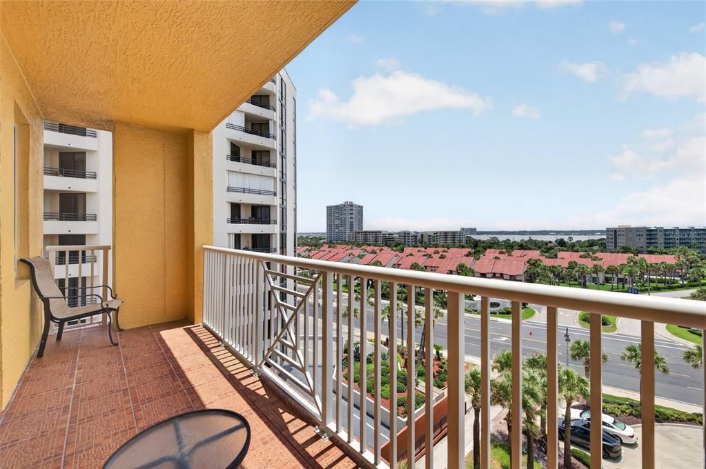 En Venta: $695,000 (3 camas, 3 baños, 2486 Pies cuadrados)