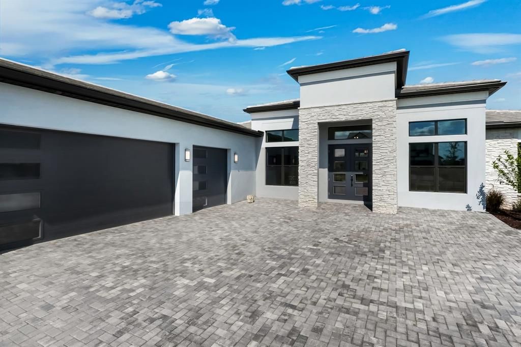 For Sale: $1,550,000 (4 beds, 3 baths, 3340 Square Feet)