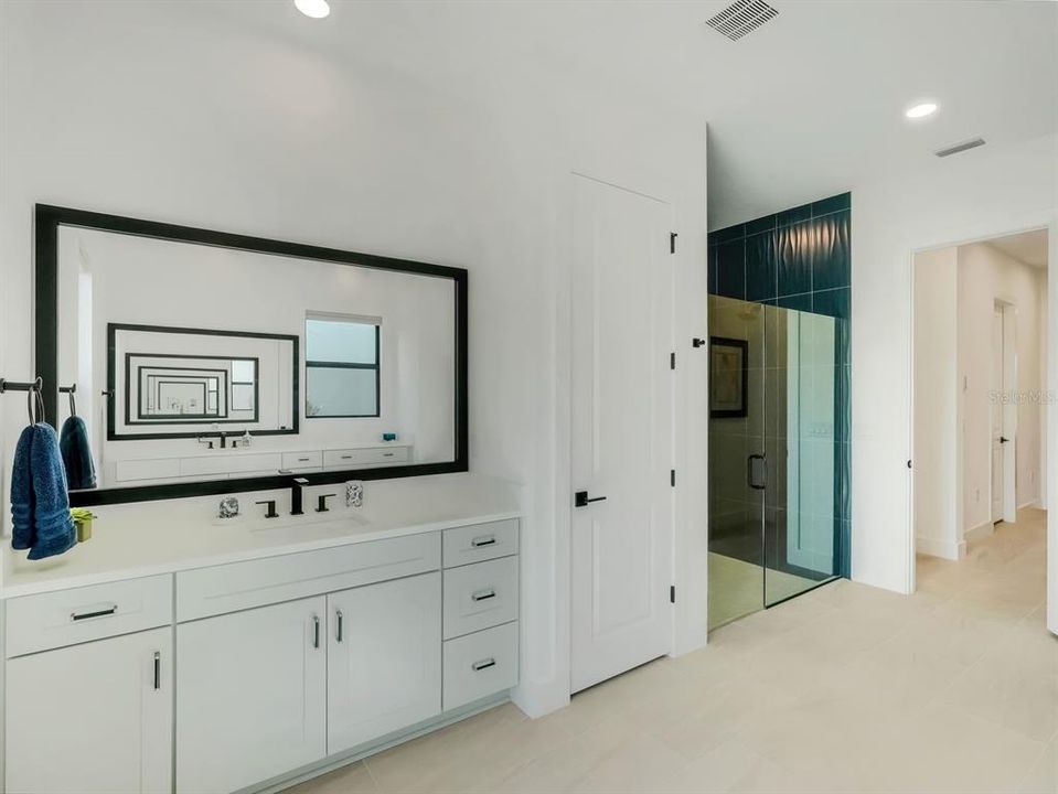 For Sale: $1,550,000 (4 beds, 3 baths, 3340 Square Feet)