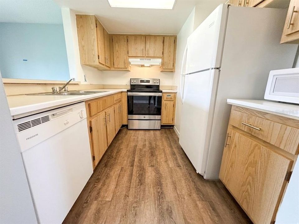 В аренду: $1,200 (1 спален, 1 ванн, 733 Квадратных фут)