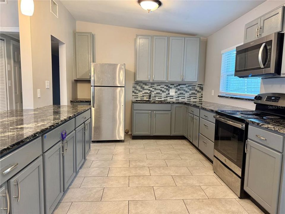 For Rent: $1,899 (3 beds, 2 baths, 1196 Square Feet)
