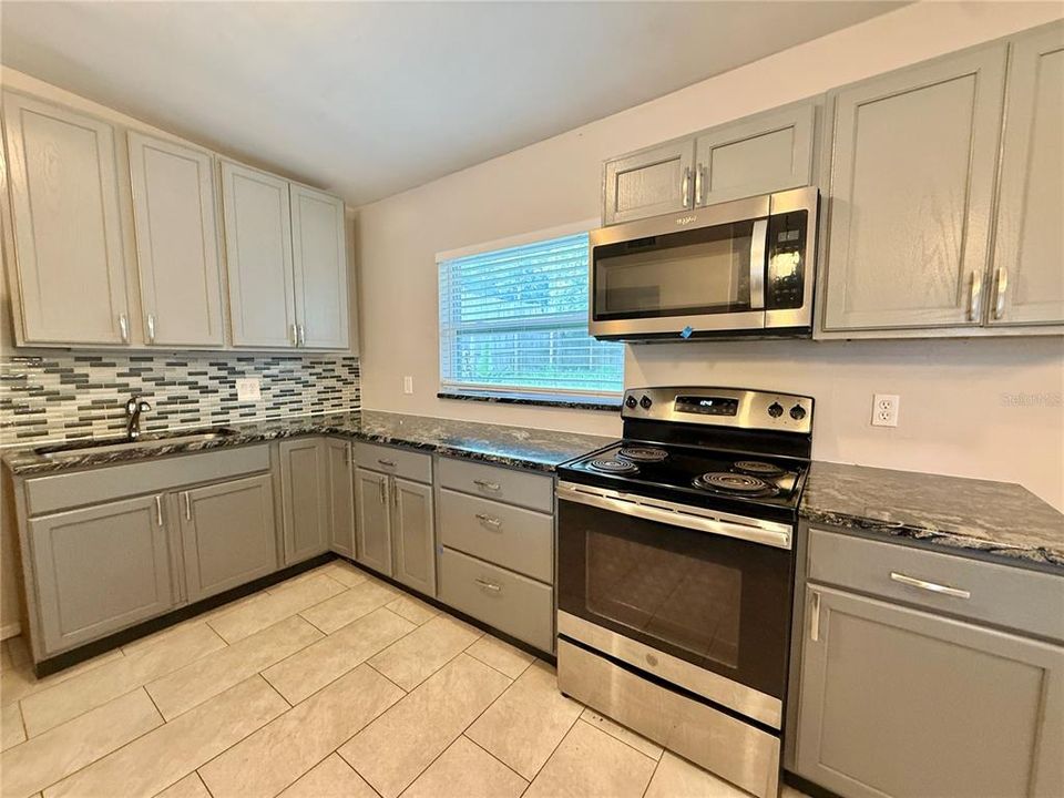 For Rent: $1,899 (3 beds, 2 baths, 1196 Square Feet)