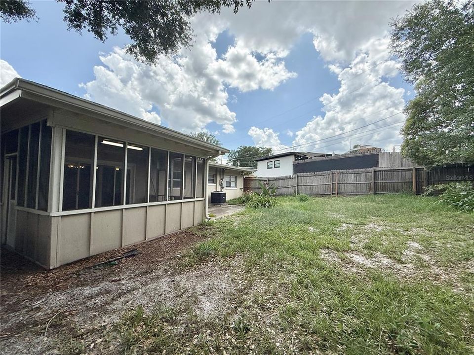For Rent: $1,899 (3 beds, 2 baths, 1196 Square Feet)