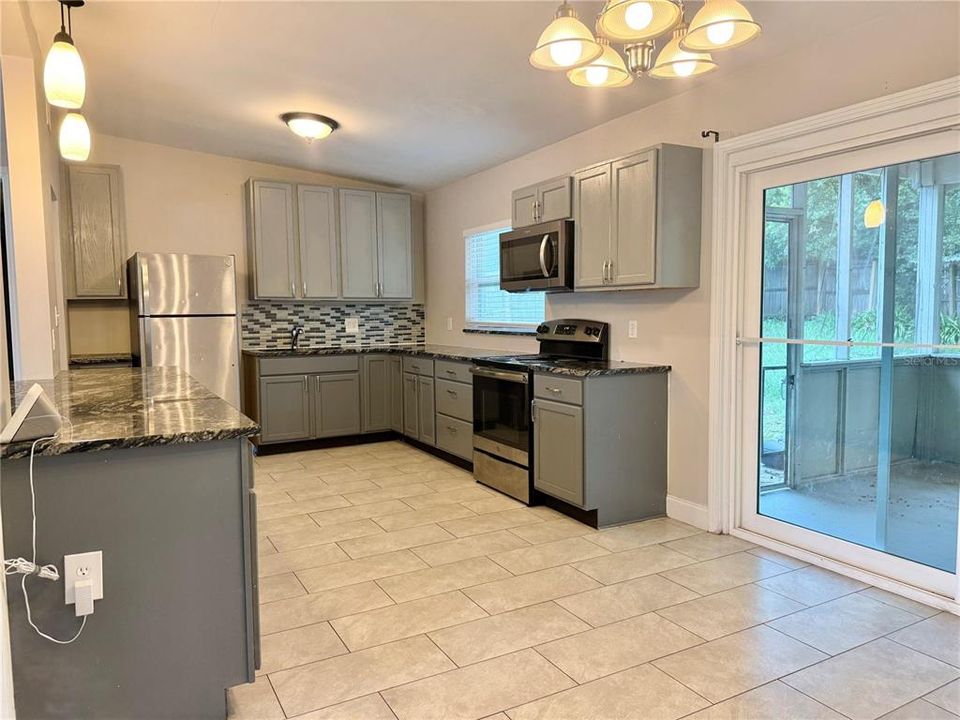 For Rent: $1,899 (3 beds, 2 baths, 1196 Square Feet)