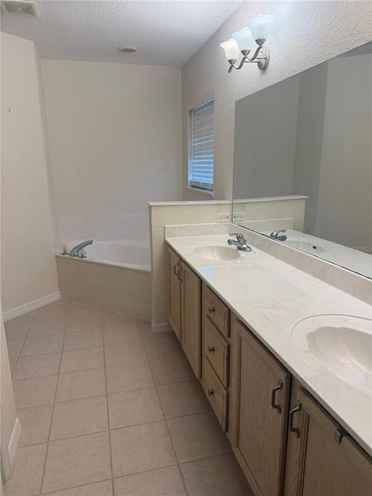 For Sale: $460,000 (3 beds, 2 baths, 1818 Square Feet)
