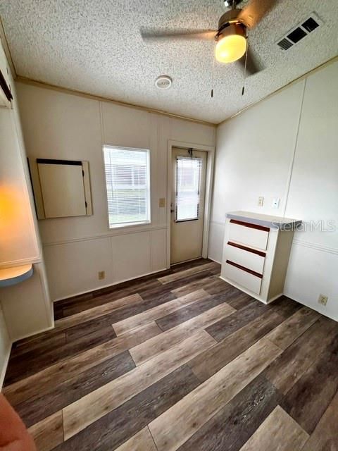 На продажу: $129,900 (1 спален, 1 ванн, 476 Квадратных фут)