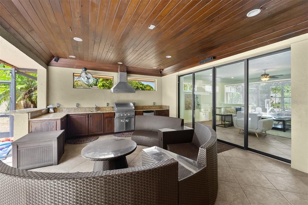 For Sale: $995,000 (4 beds, 4 baths, 4055 Square Feet)