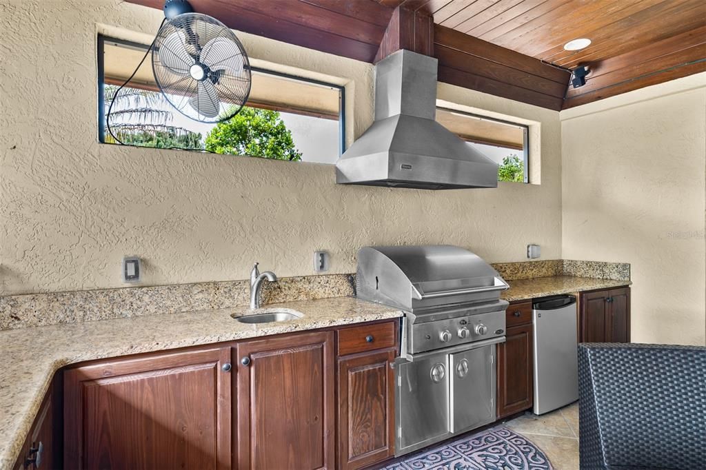 For Sale: $995,000 (4 beds, 4 baths, 4055 Square Feet)