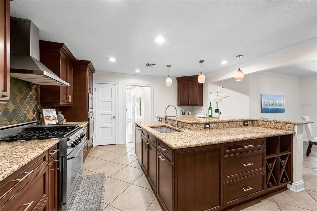 For Sale: $995,000 (4 beds, 4 baths, 4055 Square Feet)