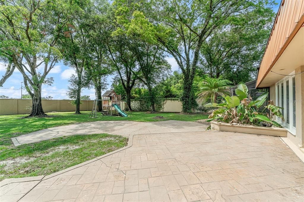 For Sale: $995,000 (4 beds, 4 baths, 4055 Square Feet)